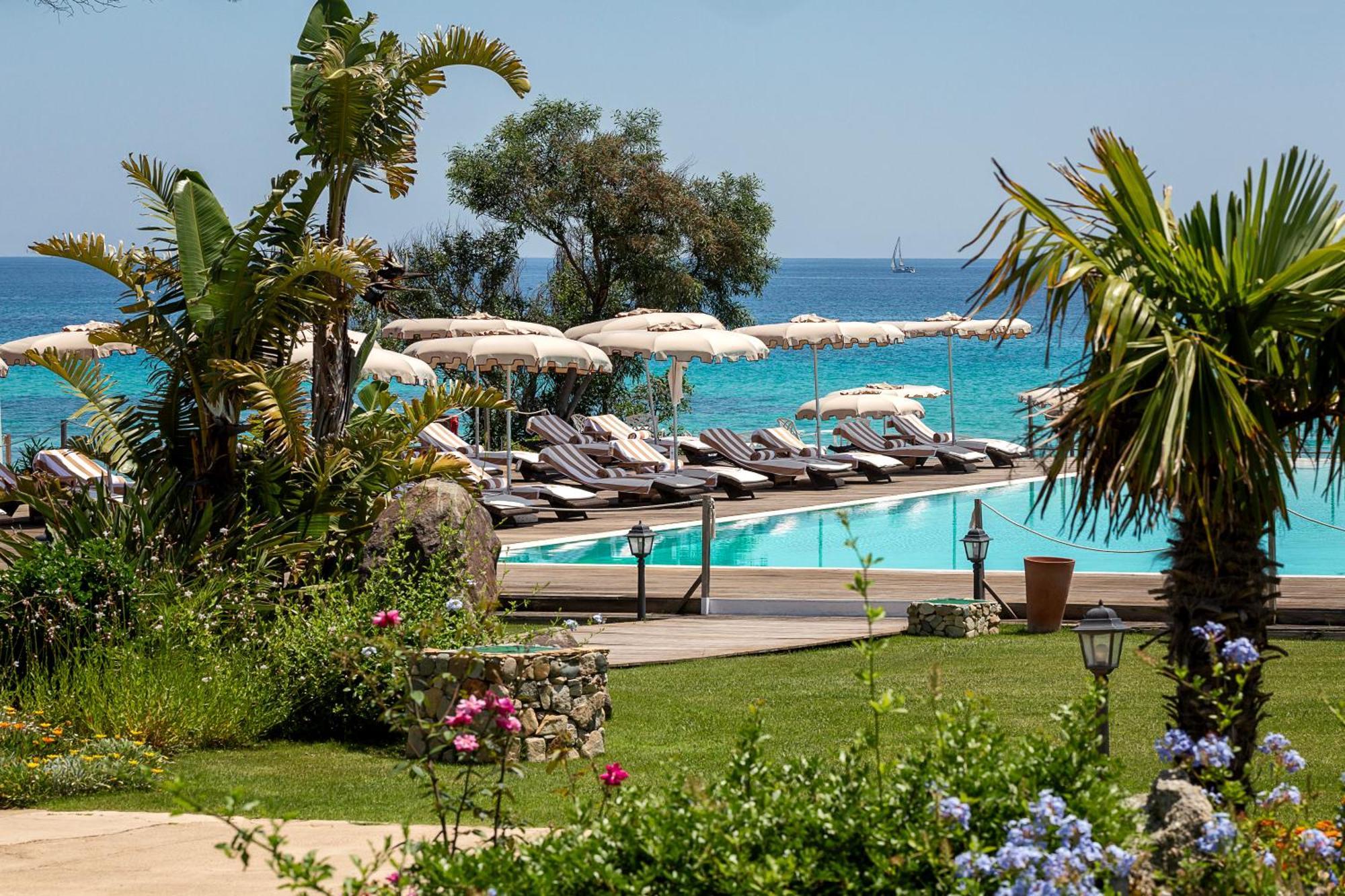 La Del Re - Adults Only - Small Luxury Of The World