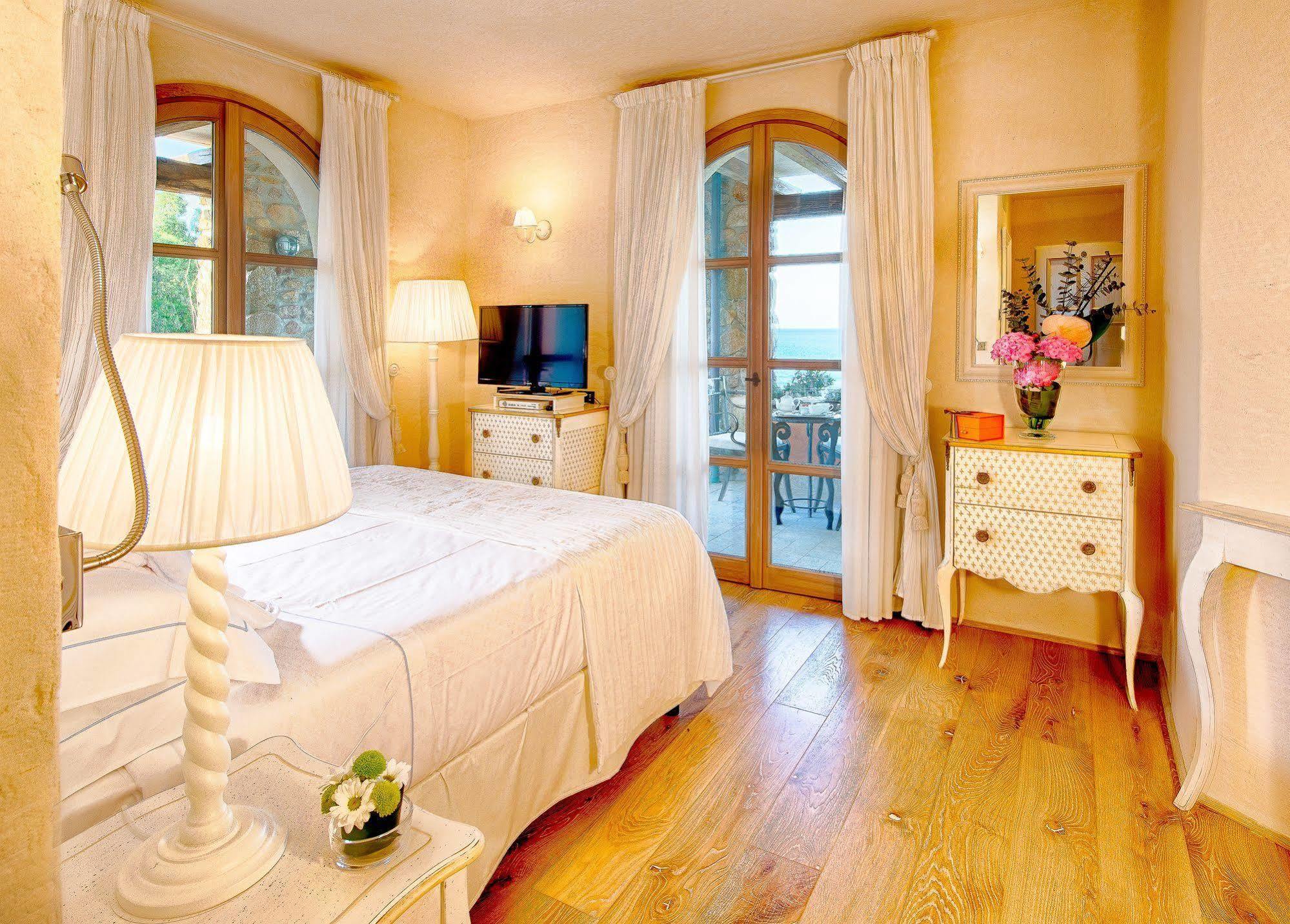 La Del Re - Adults Only - Small Luxury Of The World Castiadas